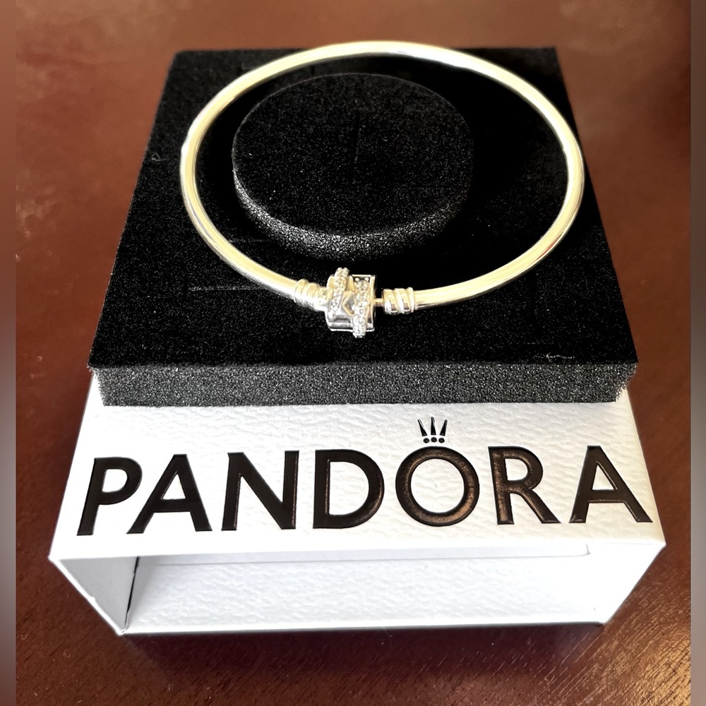 NIB Pandora Silver Bangle Bracelet 8.5”